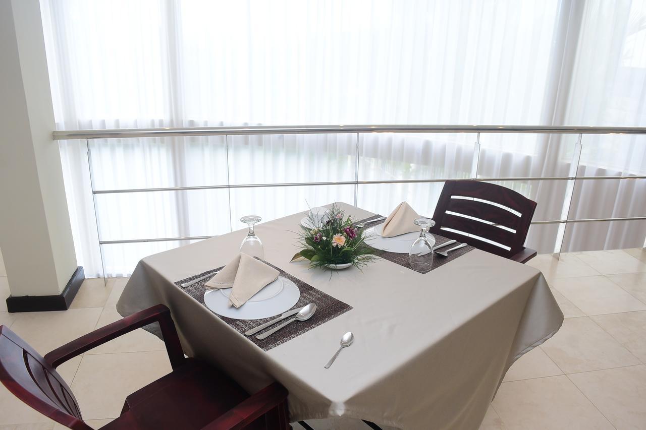 W Residence Kandy Extérieur photo